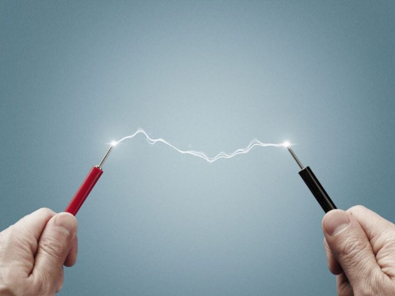 Cách khử tĩnh điện trên người hiệu quả và an toàn